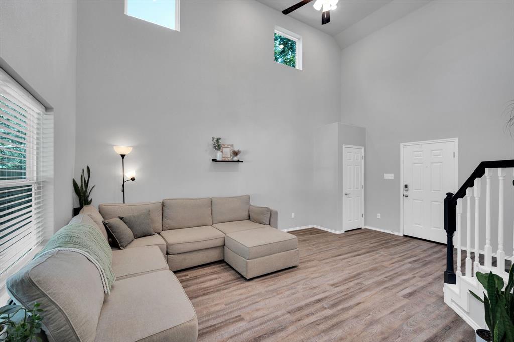 731 East Brown Street Cleburne, TX 76031 - Photo 10 of 39