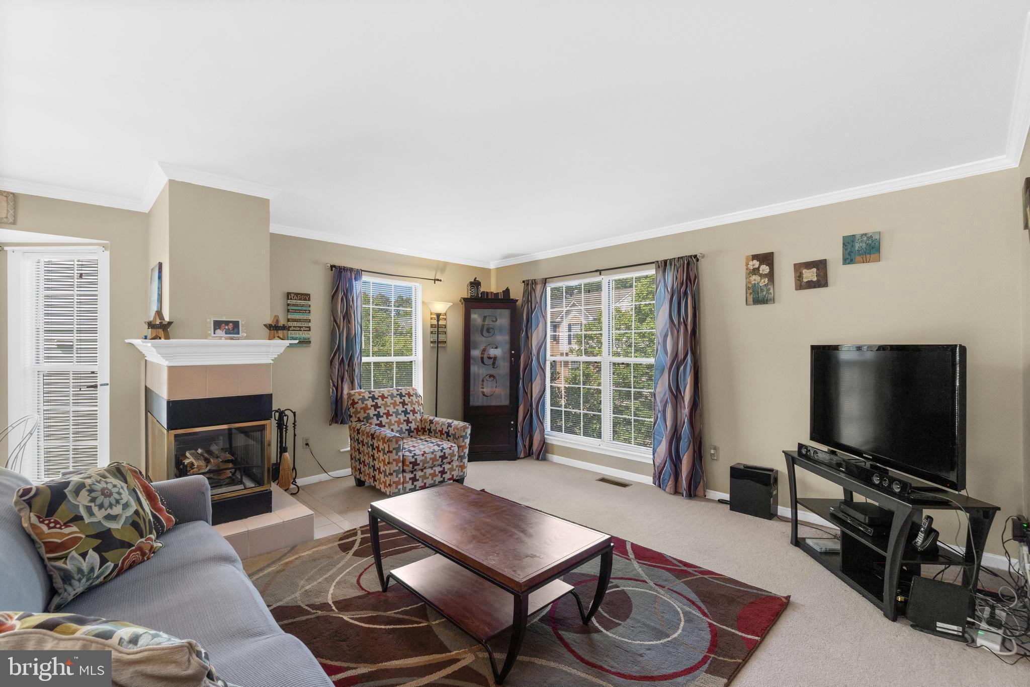 8618 Indian Springs Road Laurel, MD 20724 - Photo 2 of 30 Living Room