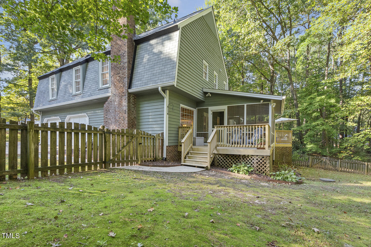 10001 Bushveld Lane Raleigh, NC 27613 - Photo 17 of 19 Fenced Yard