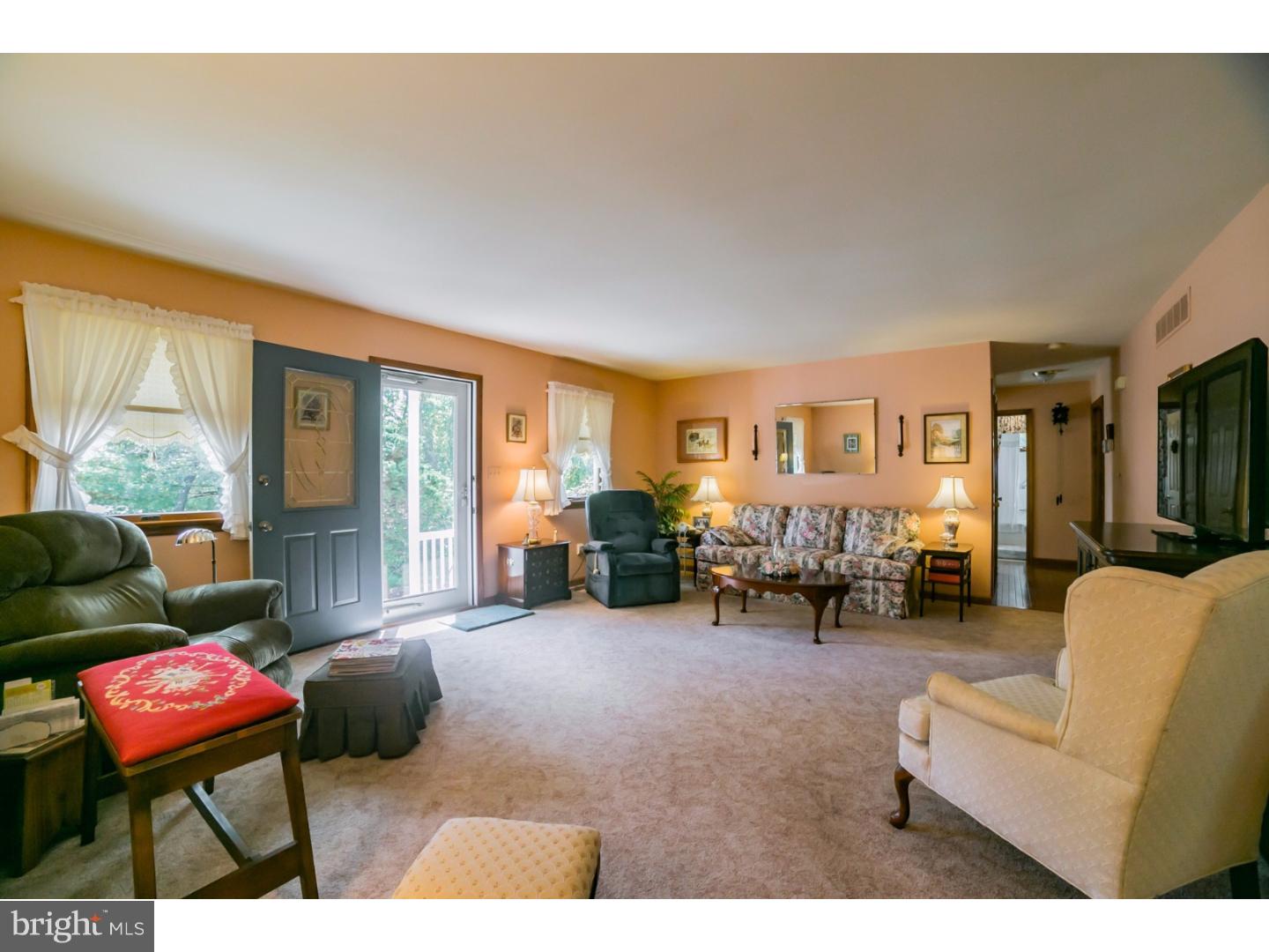 1412 Deer Run Road Hatfield, PA 19440 - Photo 5 of 24 Great Room