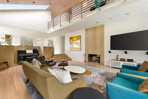 $1,900,000 | 9 Hallshire Court, Dallas, TX 75225