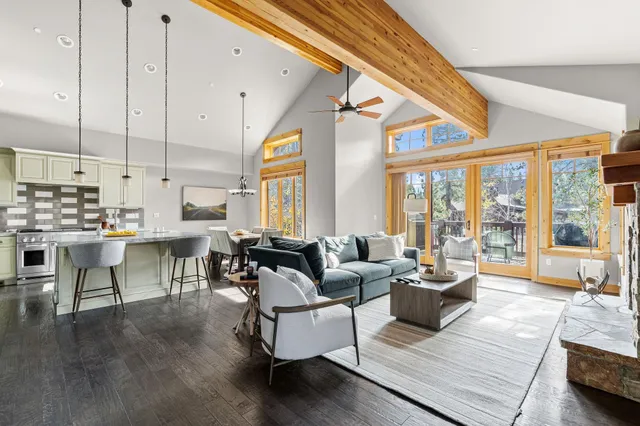 $1,895,000 | 10235 Valmont Trail, Truckee, CA 96161
