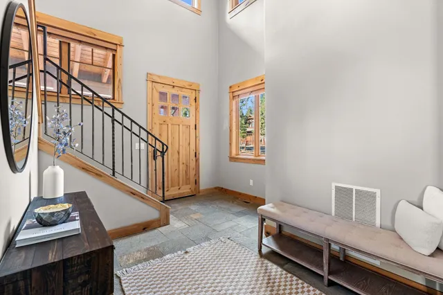 $1,895,000 | 10235 Valmont Trail, Truckee, CA 96161