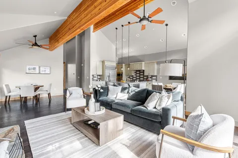 $1,895,000 | 10235 Valmont Trail, Truckee, CA 96161