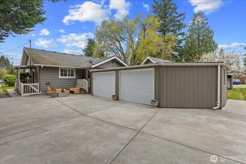 a view of the garage
