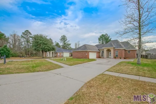 $278,000 | 12600 Woodland Hill Road, Denham Springs, LA 70706