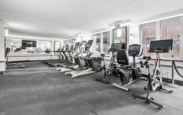 $3,850 | 330 East 39th Street, Unit 3R | Murray Hill