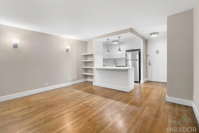 $3,850 | 330 East 39th Street, Unit 3R | Murray Hill