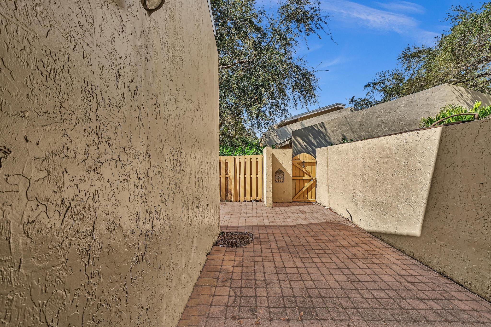 1400 Northwest 9th Avenue, Unit E33 Boca Raton, FL 33486 - Photo 31 of 51 FPP00411
