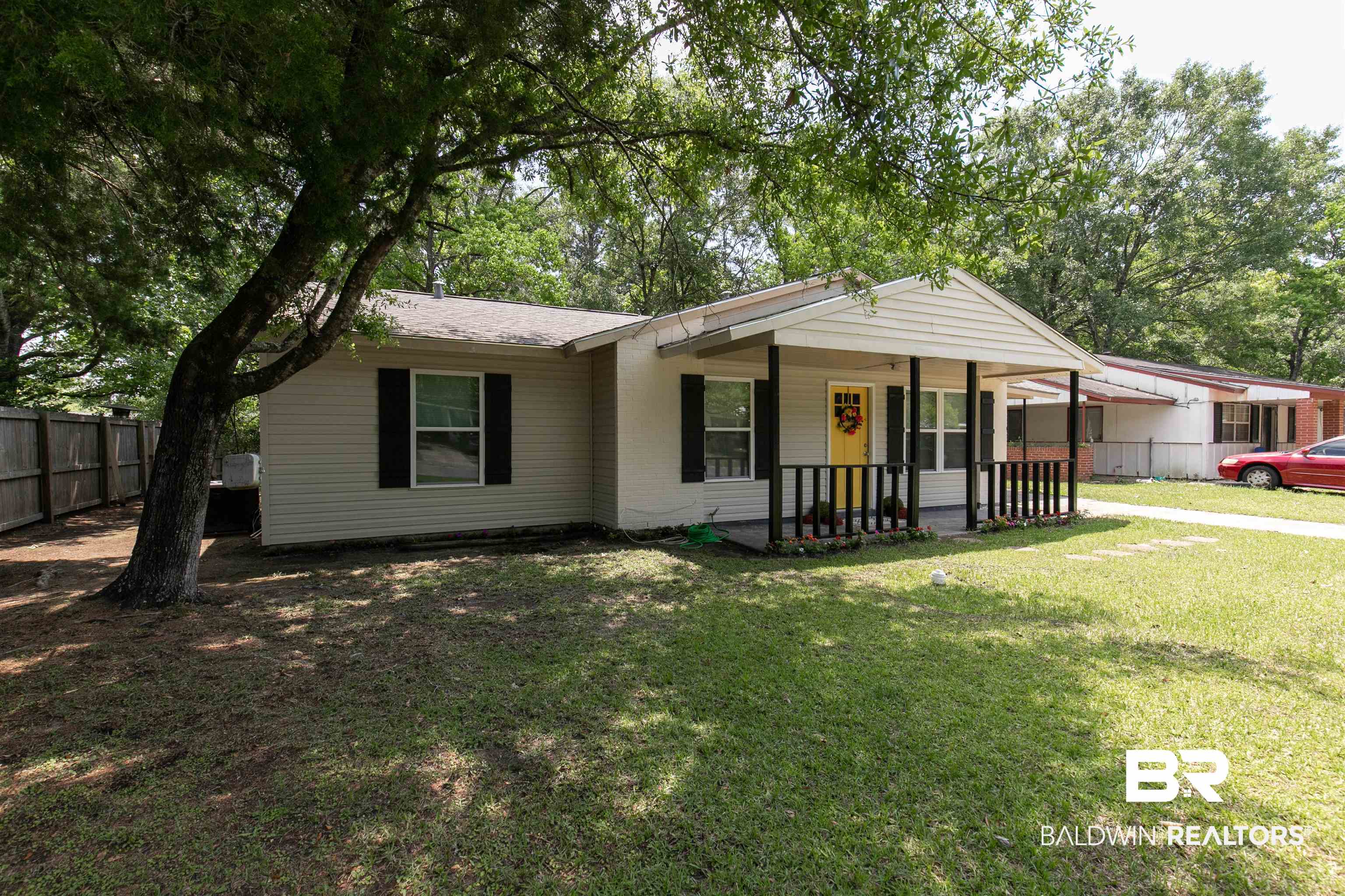 303 Evergreen Hill Mobile, AL 36609 - Photo 1 of 15