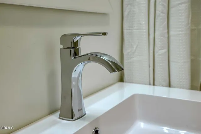 $5,300 | 7046 Murietta Avenue, Van Nuys, CA 91405