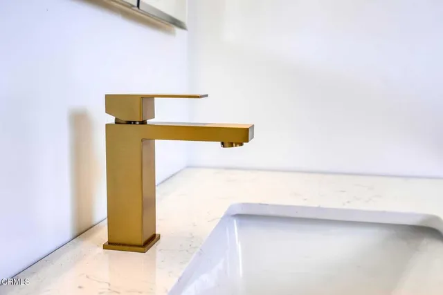 $5,300 | 7046 Murietta Avenue, Van Nuys, CA 91405