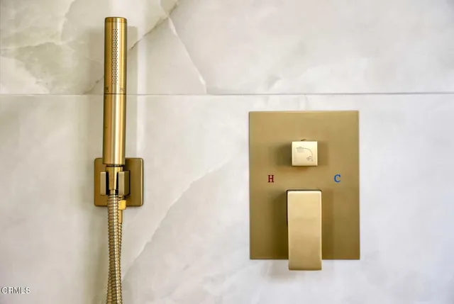 $5,300 | 7046 Murietta Avenue, Van Nuys, CA 91405