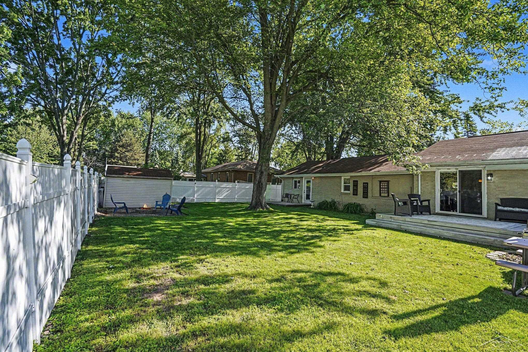 1225 Harding Road Essexville, MI 48732 - Photo 11 of 36