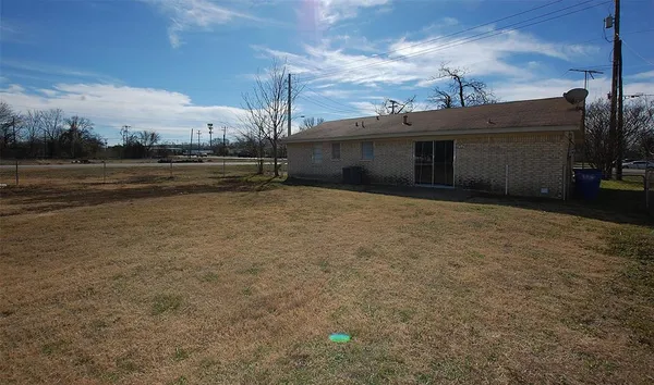 $170,000 | 606 East Broad Street, Forney, TX 75126