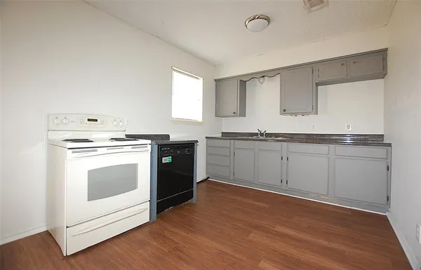 $170,000 | 606 East Broad Street, Forney, TX 75126