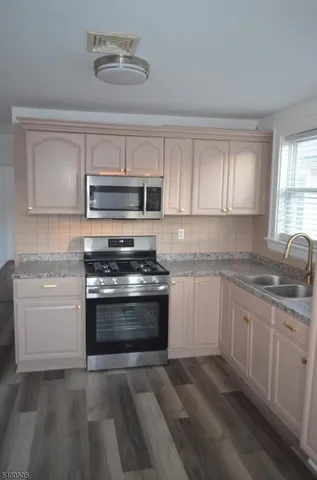 $2,100 | 14 Fremont Street, Unit 2, West Orange, NJ 07052