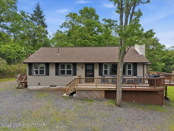 $499,900 | 5 Chalet Court, Lake Harmony, PA 18624