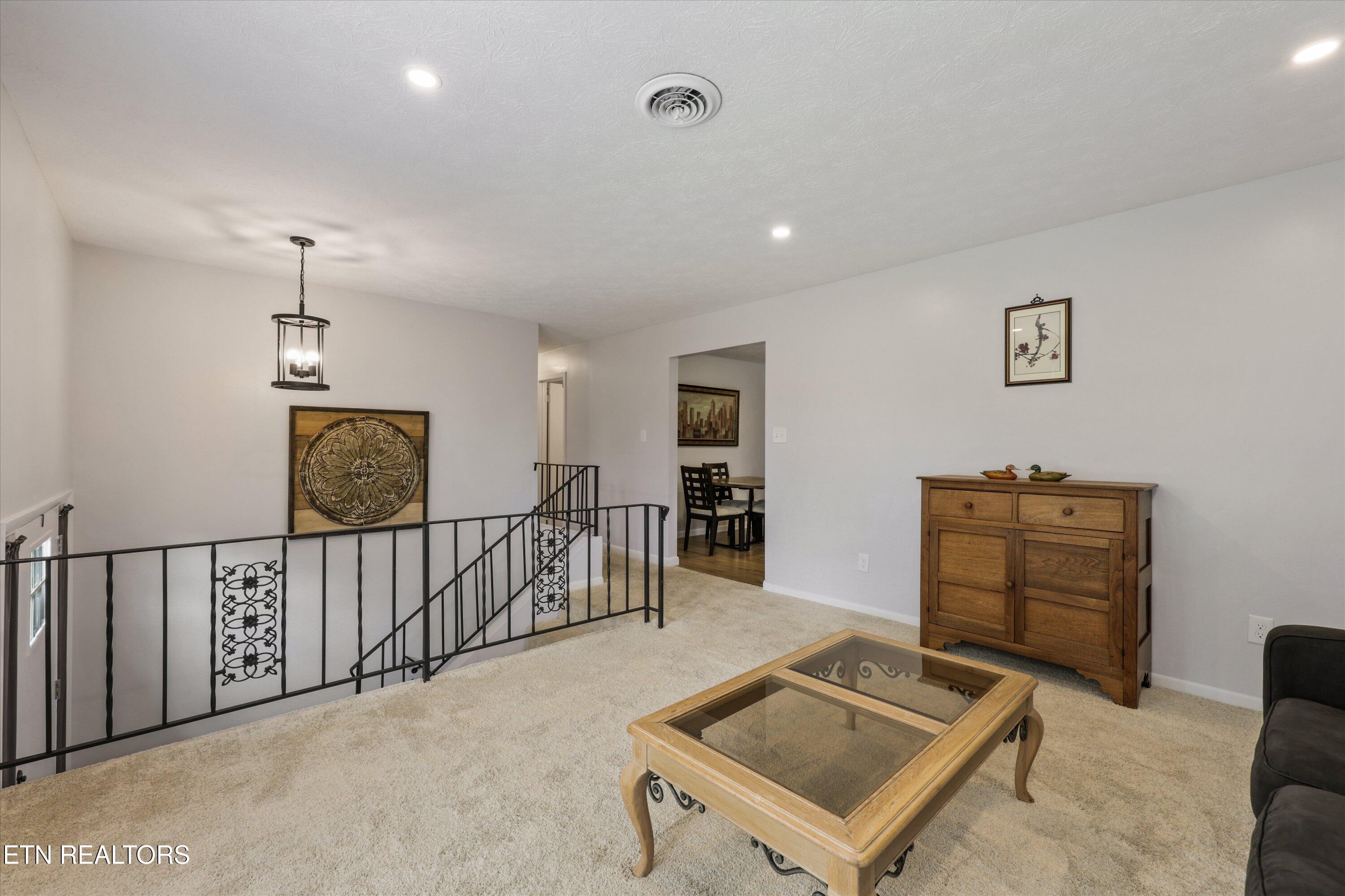 5524 Carter Road Knoxville, TN 37918 - Photo 10 of 57 Living Area