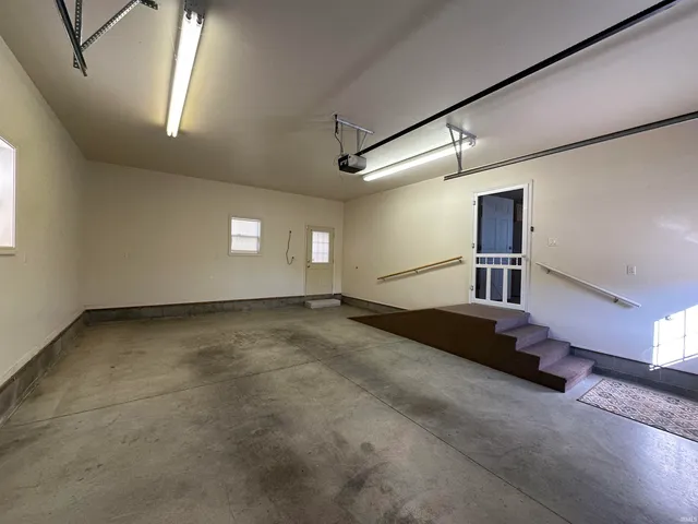 $285,000 | 1302 West Deckard Drive, Mitchell, IN 47446