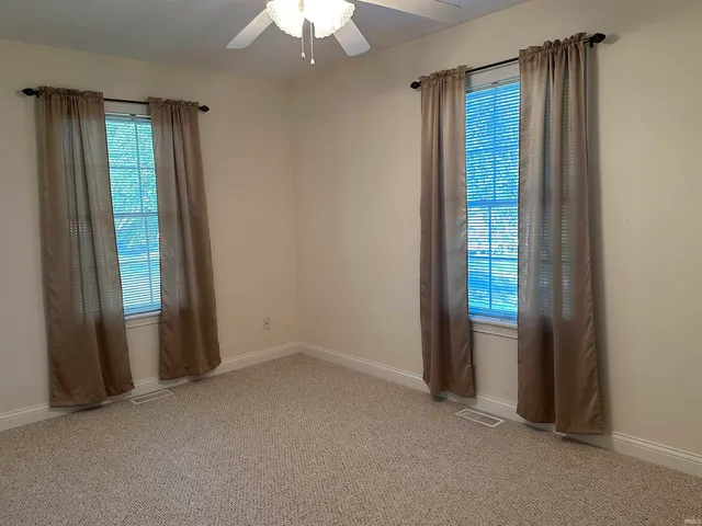 $285,000 | 1302 West Deckard Drive, Mitchell, IN 47446