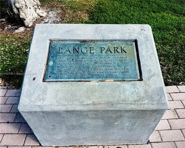 $1,015,000 | 4728 Southwest 66th Terrace, Davie, FL 33314