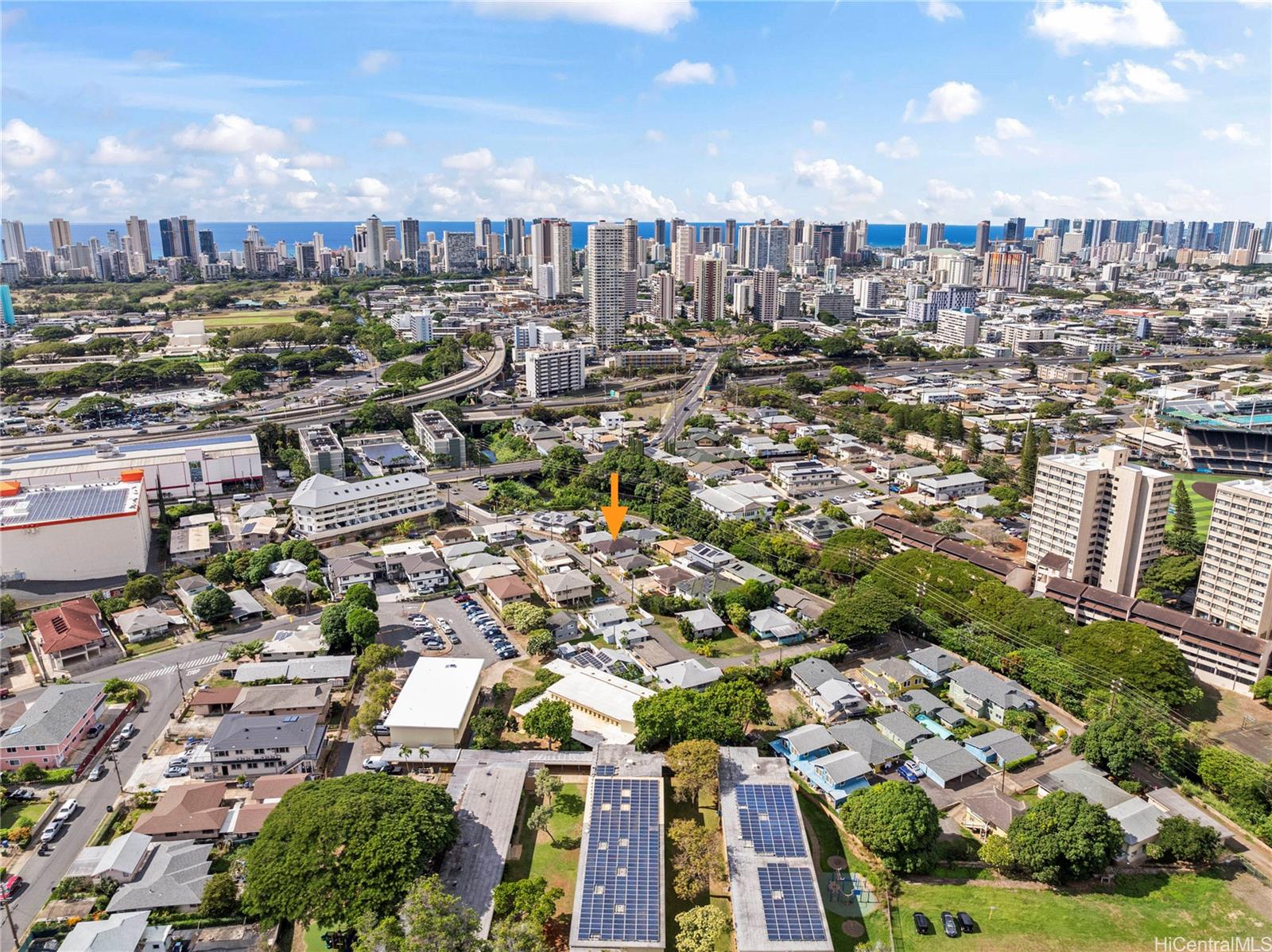2915 Koali Road, Unit C Honolulu, HI 96826 - Photo 21 of 24 a view of a city