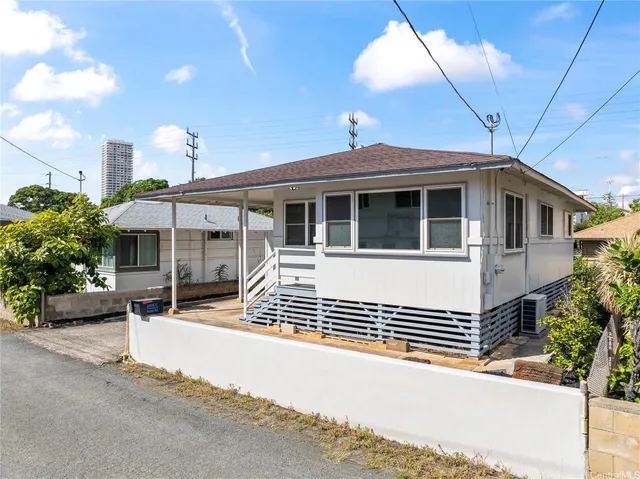 a picture of a bench