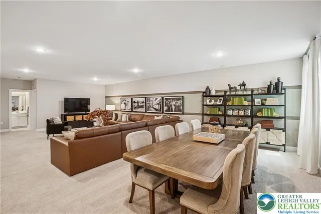 $984,990 | 5722 Frederick Drive, Unit STAVANGER III, Bethlehem, PA 18017