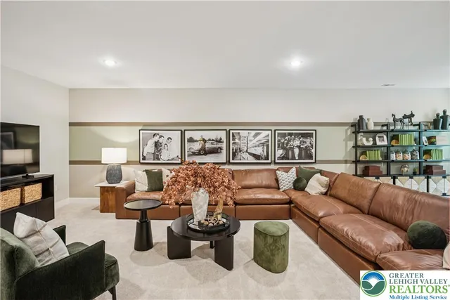 $984,990 | 5722 Frederick Drive, Unit STAVANGER III, Bethlehem, PA 18017