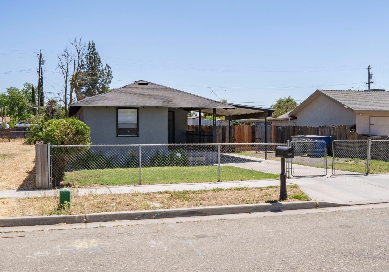 5028 East Balch Avenue Fresno, CA 93727 - Photo 2 of 38