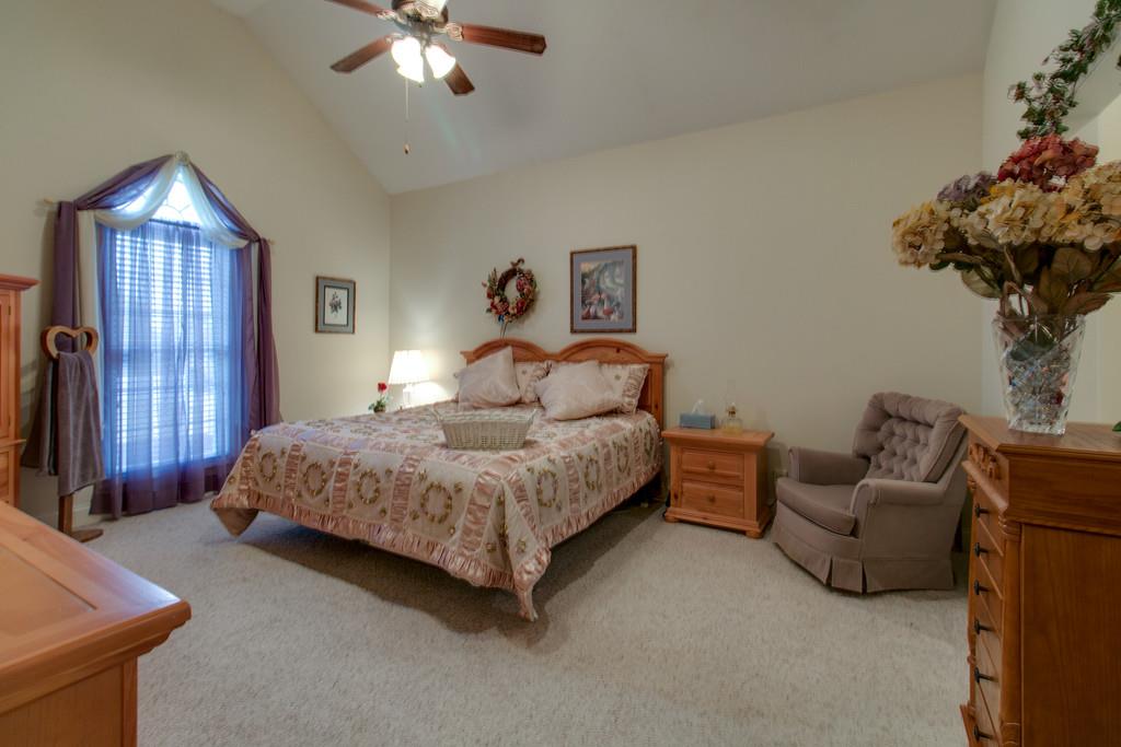 1402 Lock B Road South Clarksville, TN 37040 - Photo 12 of 28 Gallery Image 12