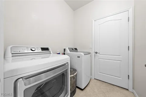 $435,000 | 2728 Via Piazza Loop, Fort Myers, FL 33905