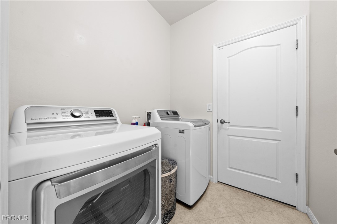 2728 Via Piazza Loop Fort Myers, FL 33905 - Photo 20 of 31