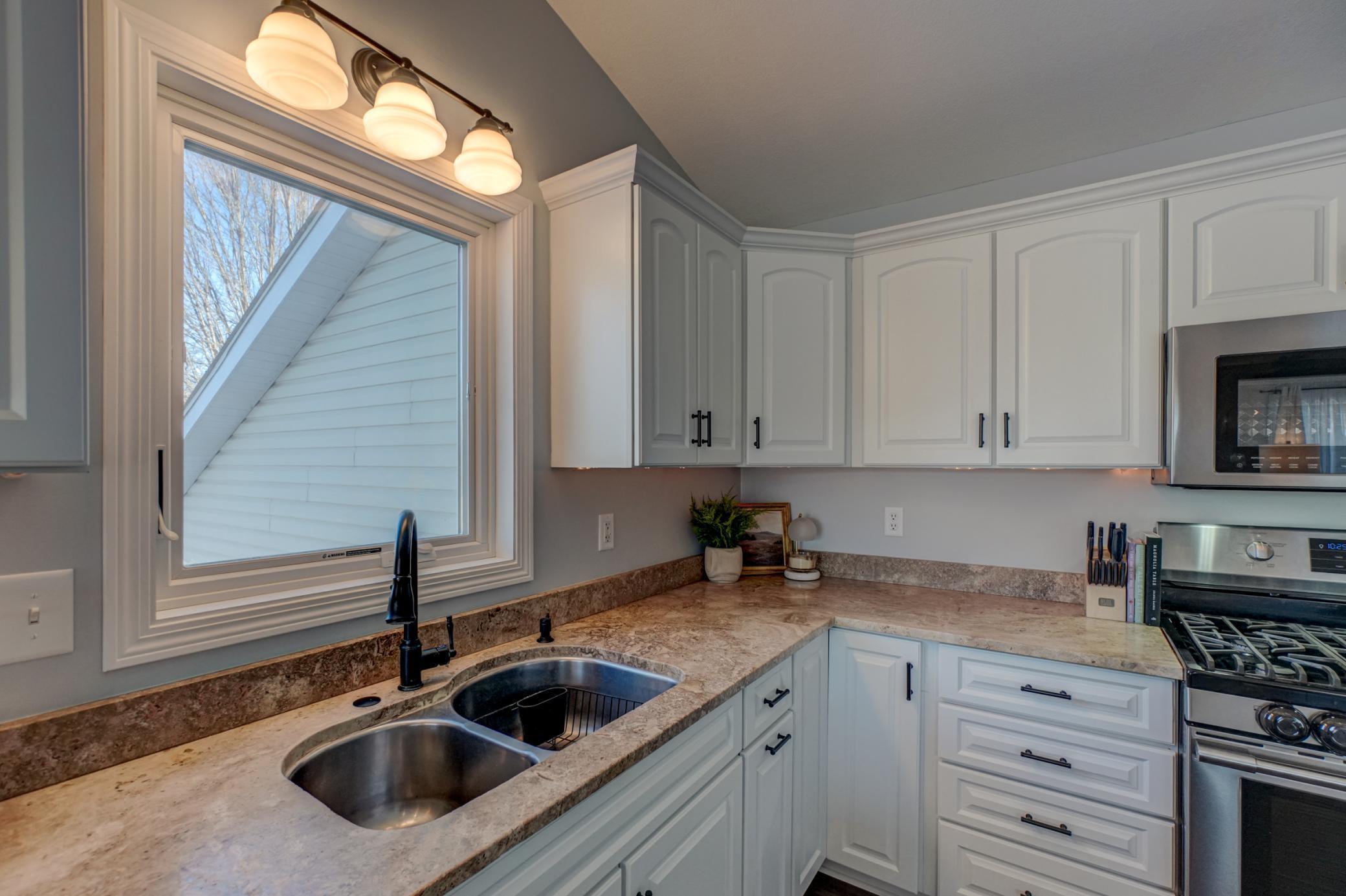 938 Waxon Lane Hudson, WI 54016 - Photo 18 of 79