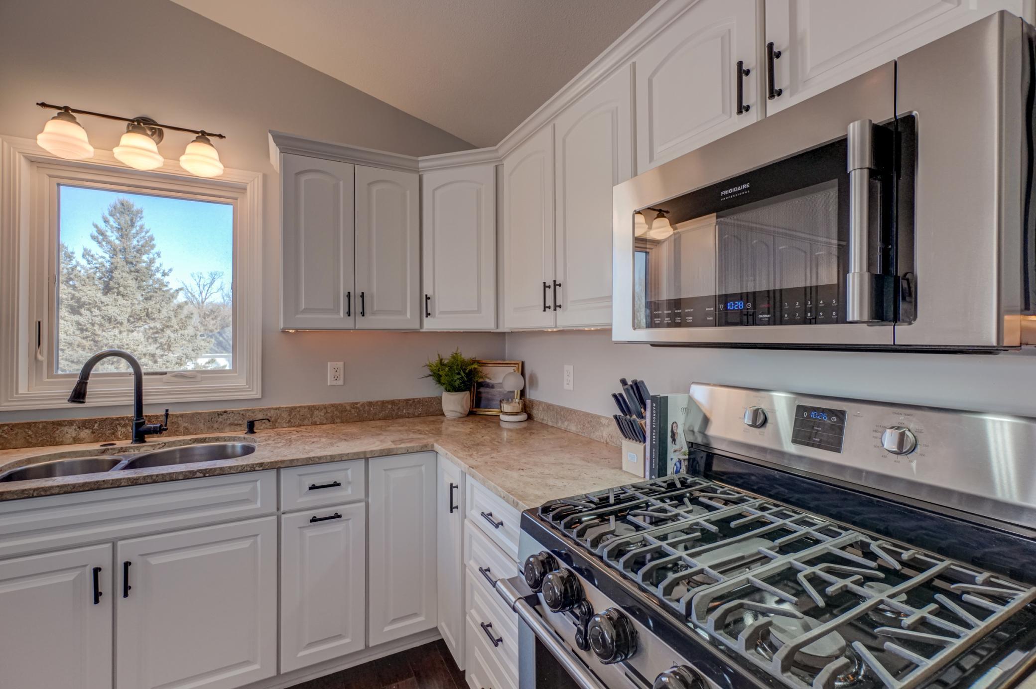 938 Waxon Lane Hudson, WI 54016 - Photo 20 of 79