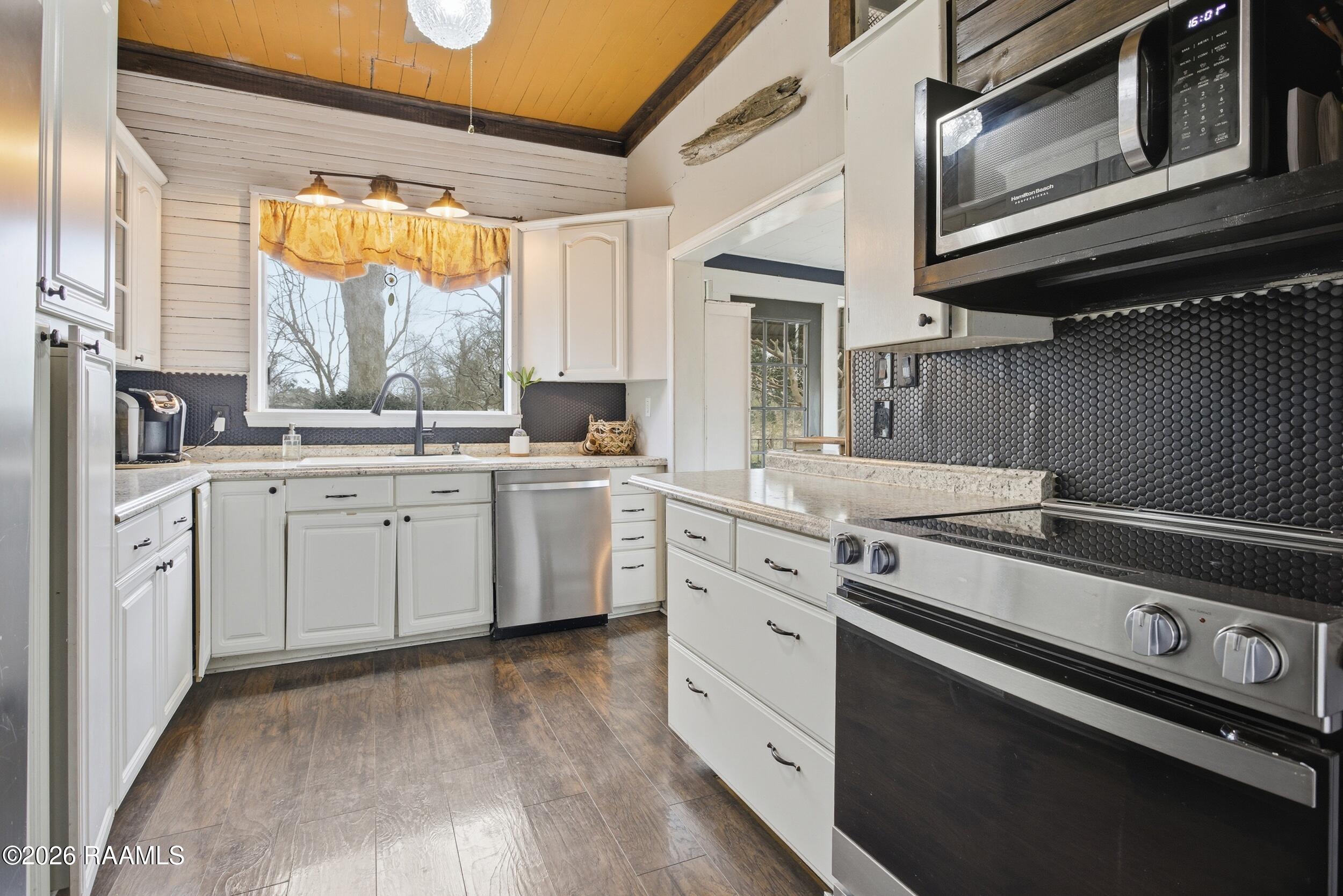 231 Iseringhausen Road Church Point, LA 70525 - Photo 17 of 20 Kitchen