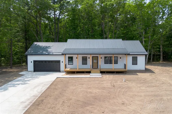 $415,000 | 5527 East Samantha Lane, Twin Lake, MI 49457