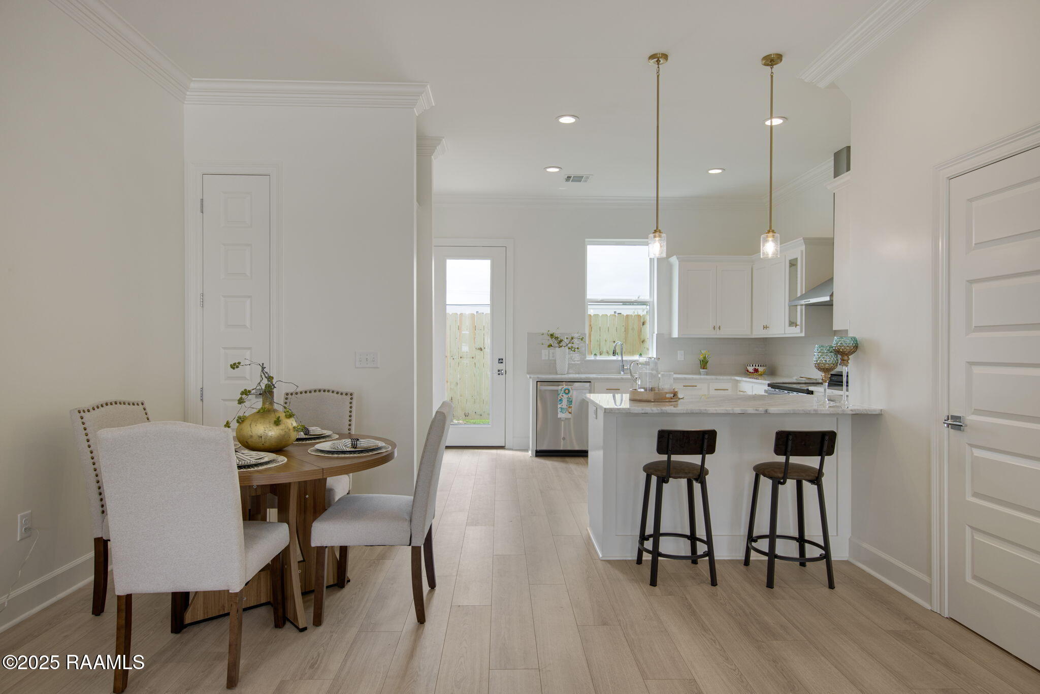 1510 Kaliste Saloom Road, Unit 306 Lafayette, LA 70508 - Photo 3 of 23 11-web-or-mls-1510 Kaliste Saloom Rd-11