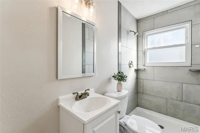 $199,900 | 435 Lemondale Lane, Florissant, MO 63031