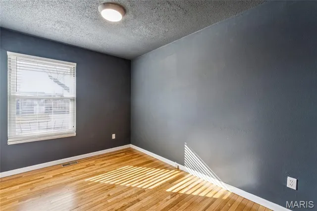 $199,900 | 435 Lemondale Lane, Florissant, MO 63031