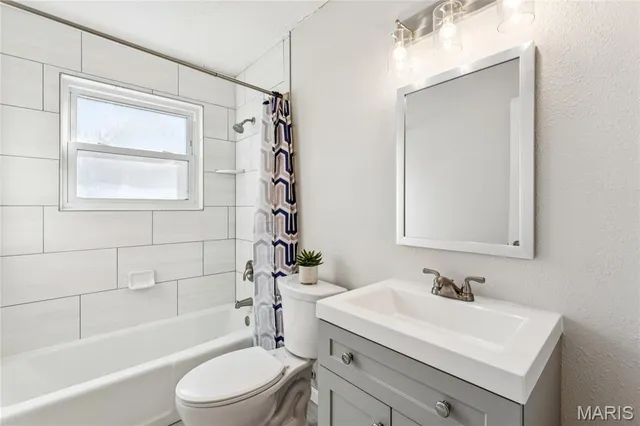 $199,900 | 435 Lemondale Lane, Florissant, MO 63031