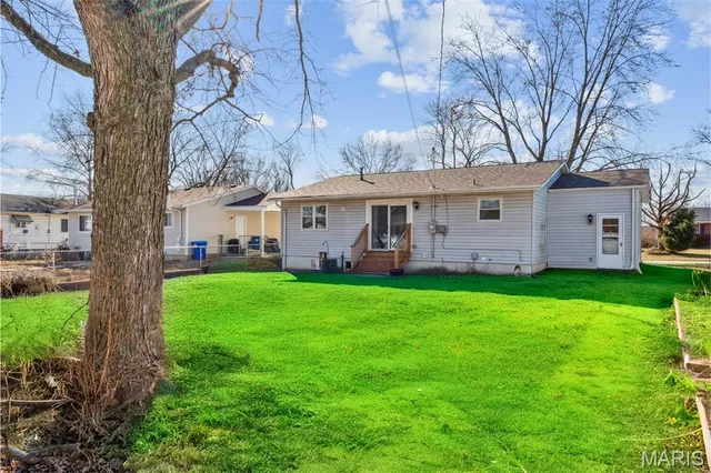 $199,900 | 435 Lemondale Lane, Florissant, MO 63031