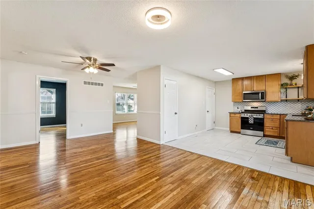 $199,900 | 435 Lemondale Lane, Florissant, MO 63031