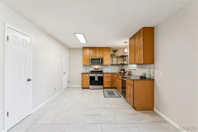 $199,900 | 435 Lemondale Lane, Florissant, MO 63031