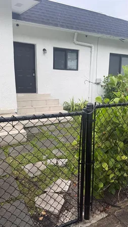 $2,500 | 1800 Northwest 18th Terrace, Unit 2, Miami, FL 33125