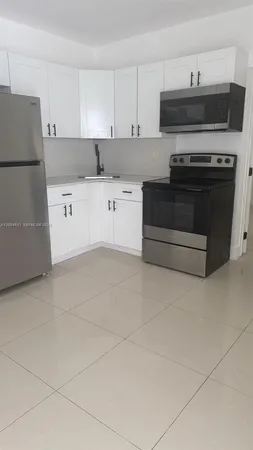 $2,500 | 1800 Northwest 18th Terrace, Unit 2, Miami, FL 33125