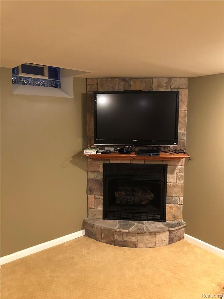 1735 Angela Road Walled Lake, MI 48390 - Photo 25 of 31 25.JPG