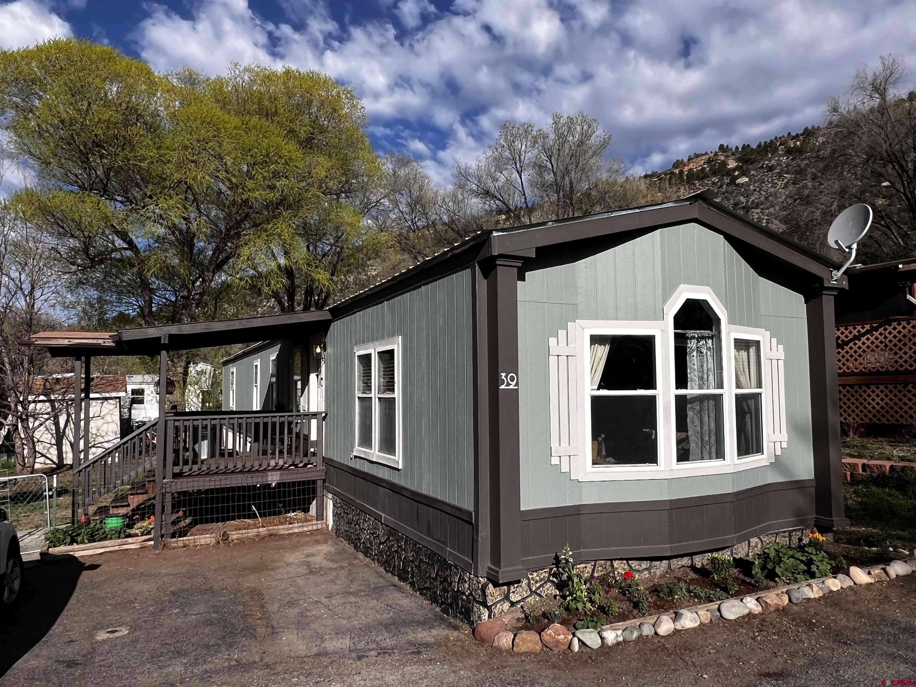 a house view with a outdoor space