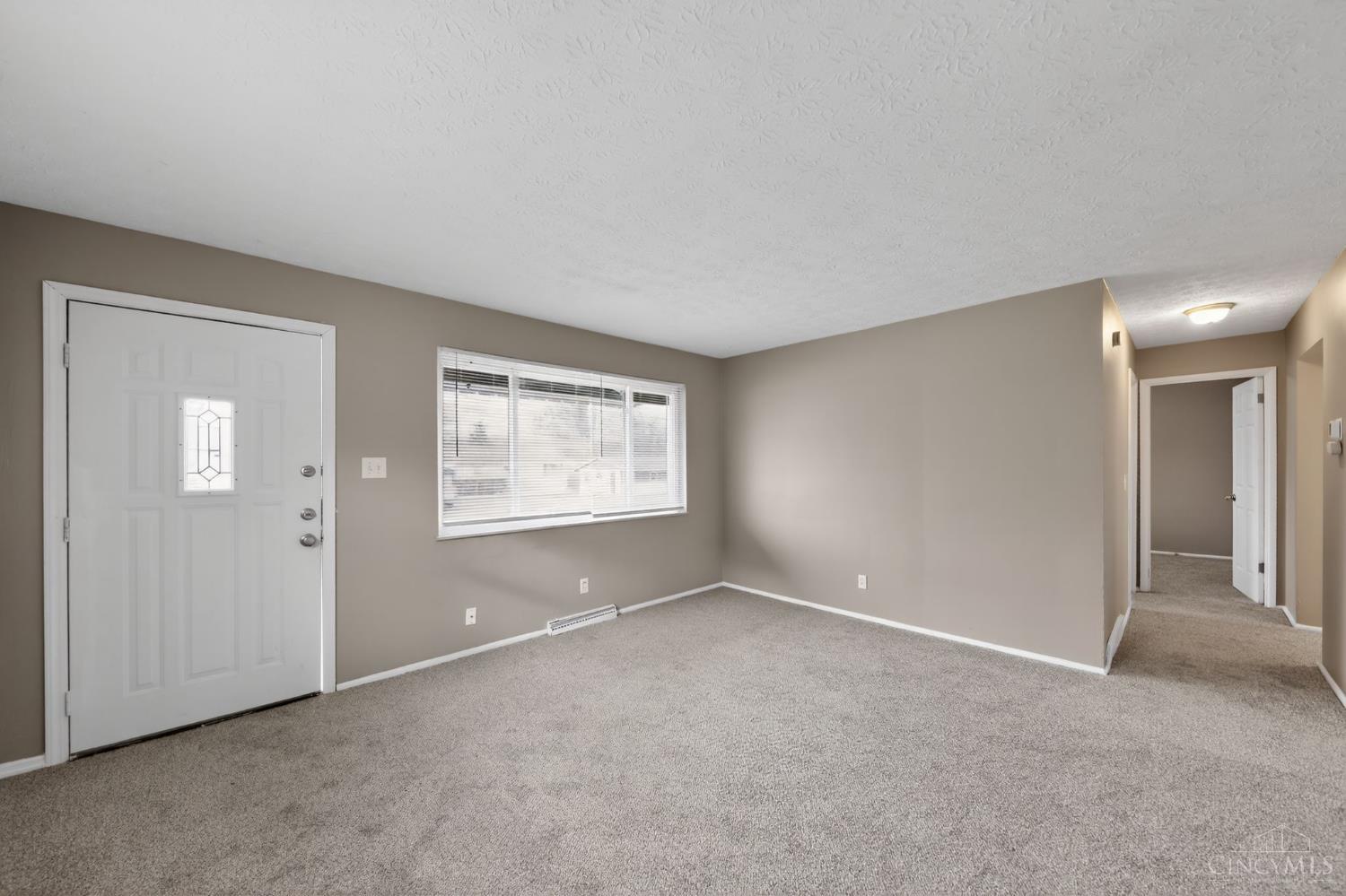 2547 Adams Road Cincinnati, OH 45231 - Photo 3 of 32